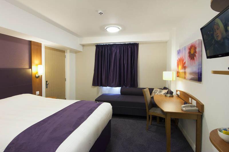 Premier Inn Birmingham City - Aston Exterior foto